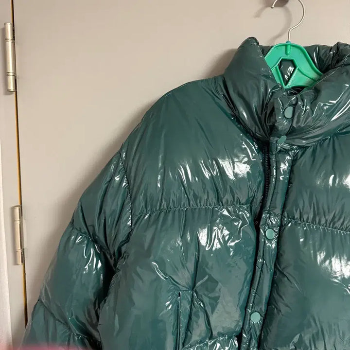 [BUNJANG] Ourwave Glossy Welon Padded Jacket / [아워웨이브] 유광 웰론 패딩 글로시패딩
