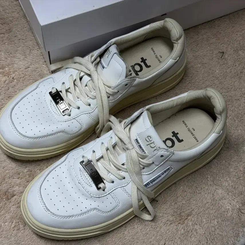 [BUNJANG] EPT Sneakers White / Ept 이피티 스니커즈 화이트