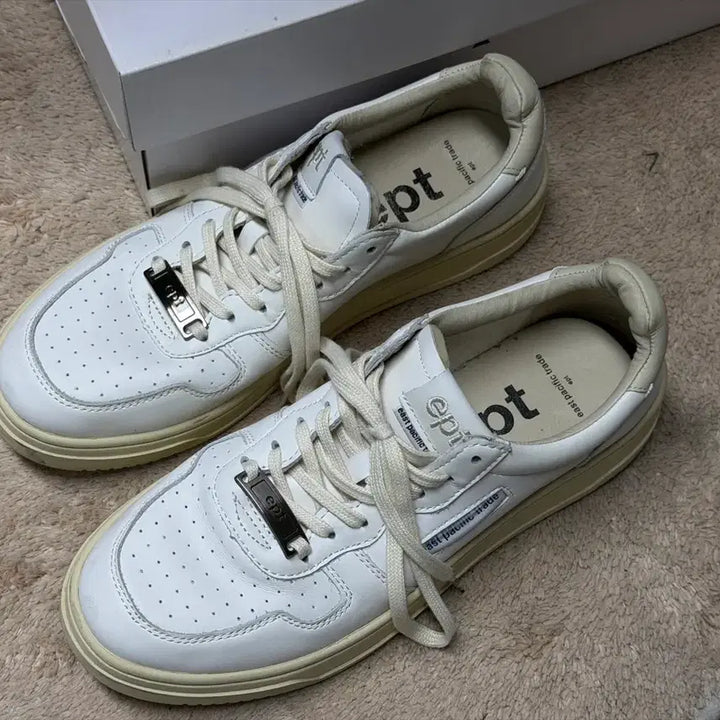 [BUNJANG] EPT Sneakers White / Ept 이피티 스니커즈 화이트
