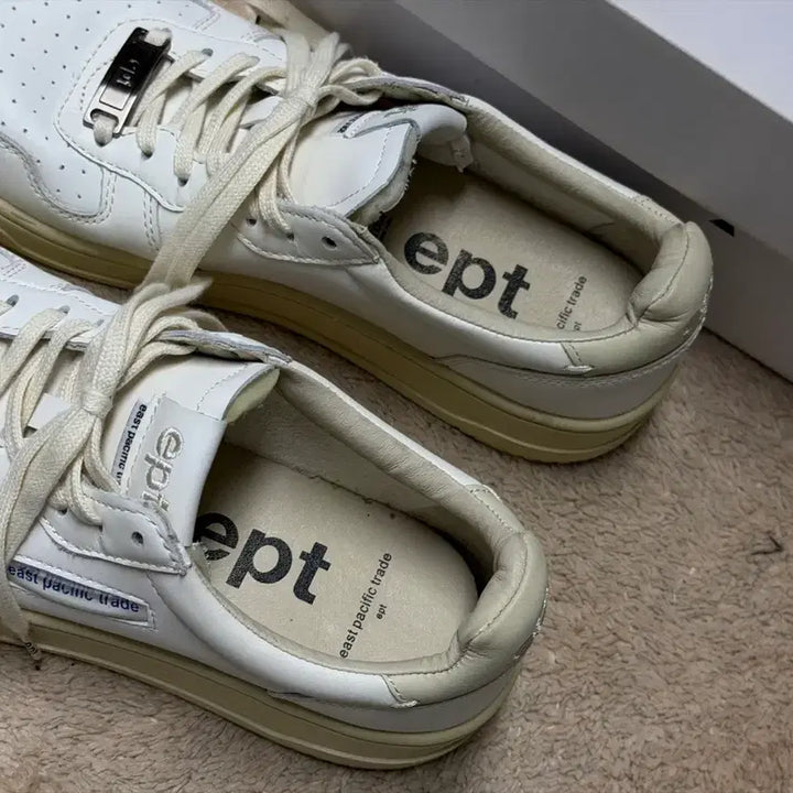 [BUNJANG] EPT Sneakers White / Ept 이피티 스니커즈 화이트