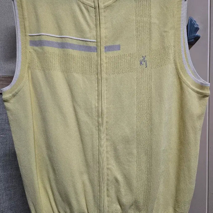 [BUNJANG] Young Joo Yellow Knit Vest / 영주 Joo YOUNG JOO 니트 조끼 옐로우