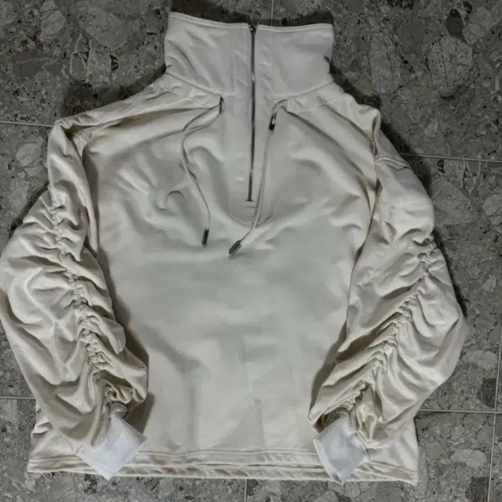 [BUNJANG] Songzio Narcissus High Neck Embroidered Ivory Top / 송지오 나르시스 하이넥 자수 아이보리 50