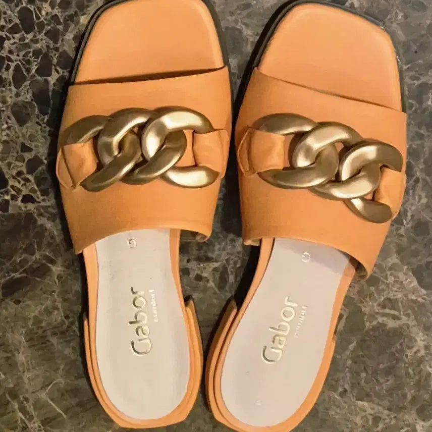 [SOLD OUT] 가버 뮬샌들(새상품) 245