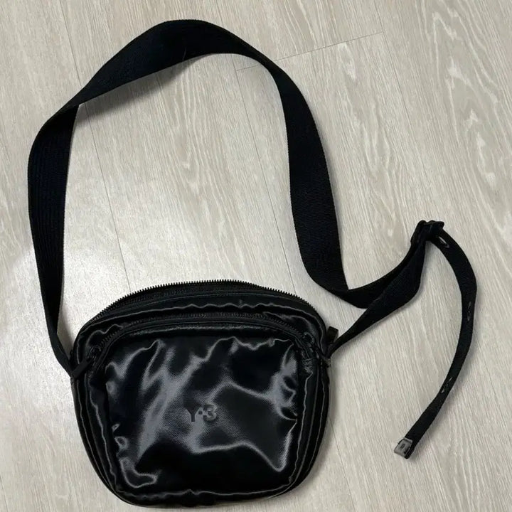 [BUNJANG] Y-3 Leather Crossbody Bag / Y-3 크로스백 가방 레더백 바디백