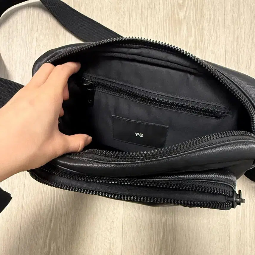 [BUNJANG] Y-3 Leather Crossbody Bag / Y-3 크로스백 가방 레더백 바디백