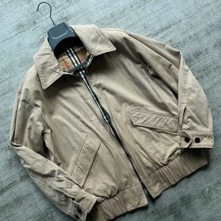 [BUNJANG] Burberry Main Collection Reversible Harrington Jacket / 버버리 메인 컬렉션 복각 카라 리버서블 헤링턴 자켓 italy made