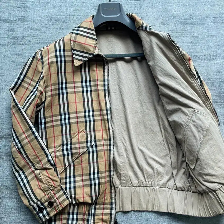 [BUNJANG] Burberry Main Collection Reversible Harrington Jacket / 버버리 메인 컬렉션 복각 카라 리버서블 헤링턴 자켓 italy made