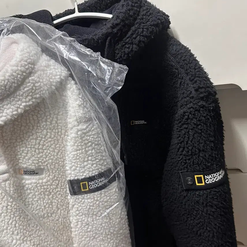 [BUNJANG] National Geographic Fleece Hoodie Jacket / 내셔널지오그래픽 뽀글이 후드집업 블랙&amp;화이트(드라이 완료