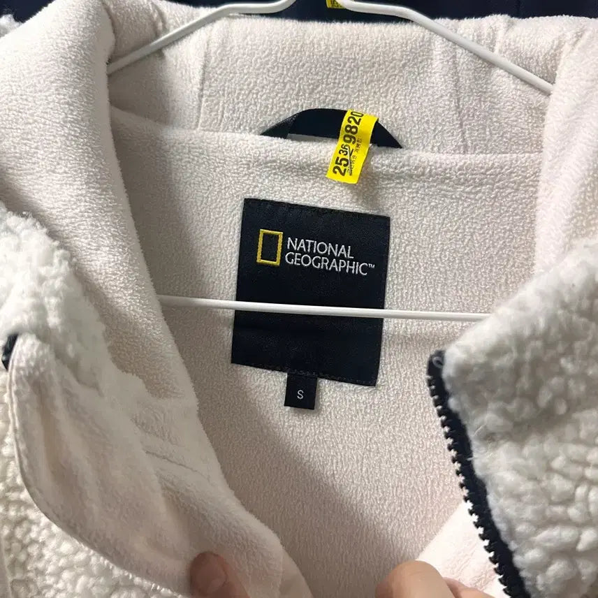 [BUNJANG] National Geographic Fleece Hoodie Jacket / 내셔널지오그래픽 뽀글이 후드집업 블랙&amp;화이트(드라이 완료