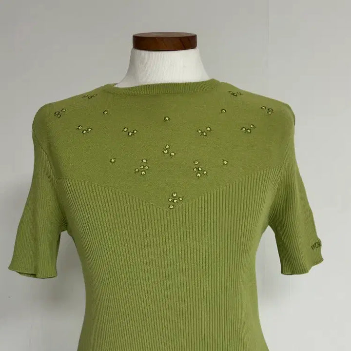 [BUNJANG] Green Ribbed Knit Punch Detail Top / 그린 골지 니트 펀칭 장식