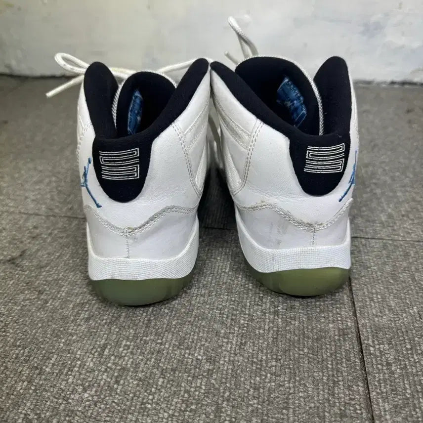 [BUNJANG] Nike Air Jordan 11 Legend Blue Sneakers / (220)나이키 에어조던11 레전드블루