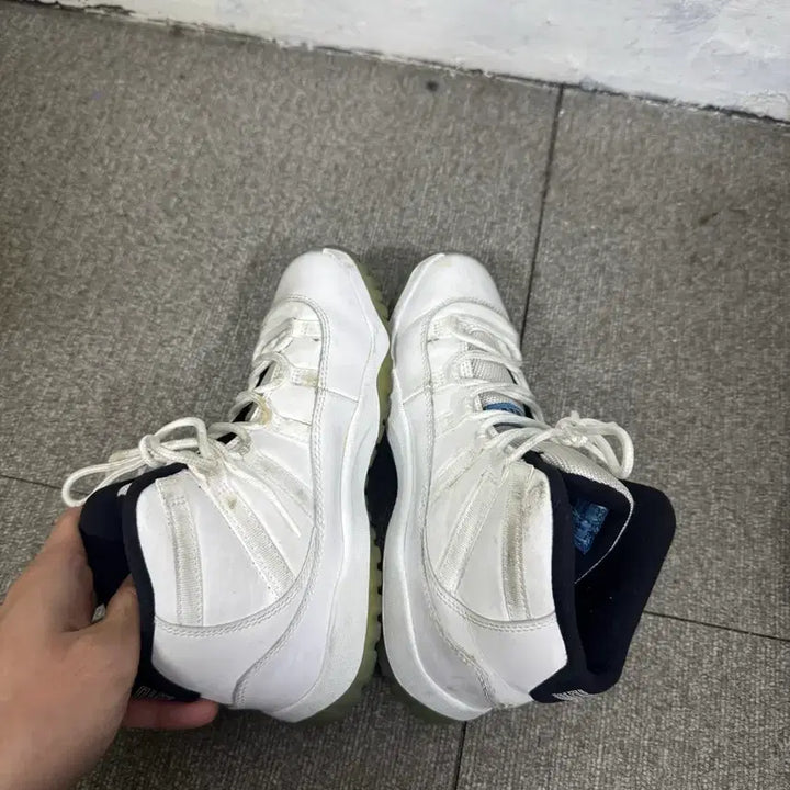 [BUNJANG] Nike Air Jordan 11 Legend Blue Sneakers / (220)나이키 에어조던11 레전드블루