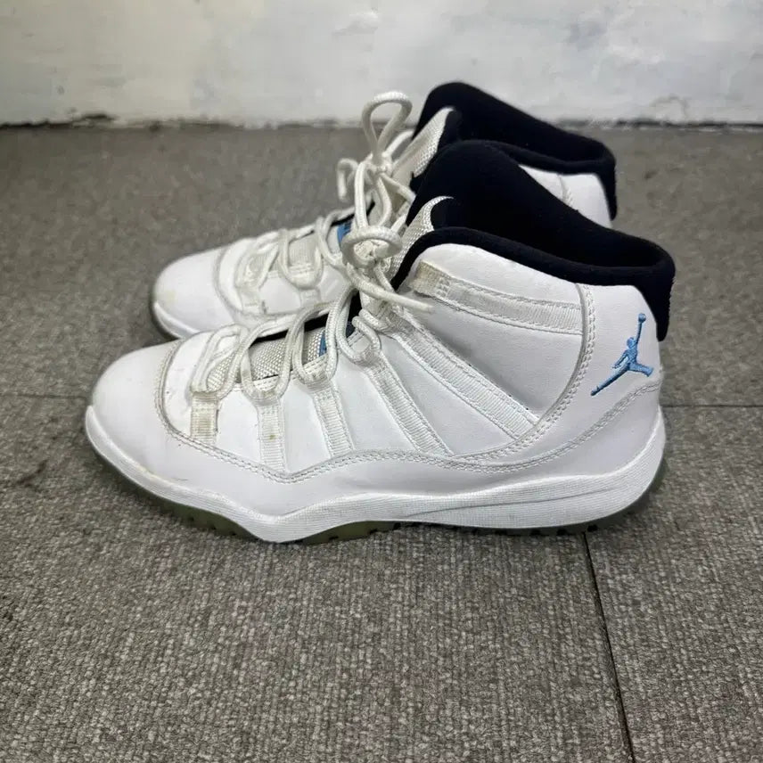 [BUNJANG] Nike Air Jordan 11 Legend Blue Sneakers / (220)나이키 에어조던11 레전드블루