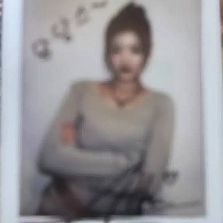 [BUNJANG] FIFTY FIFTY Athena Signed Polaroid / 피프티피프티 아테나 싸폴