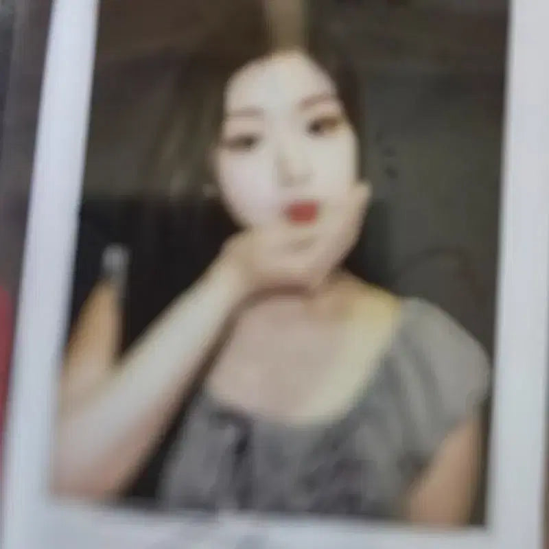 [BUNJANG] FIFTY FIFTY Athena Signed Polaroid / 피프티피프티 아테나 싸폴