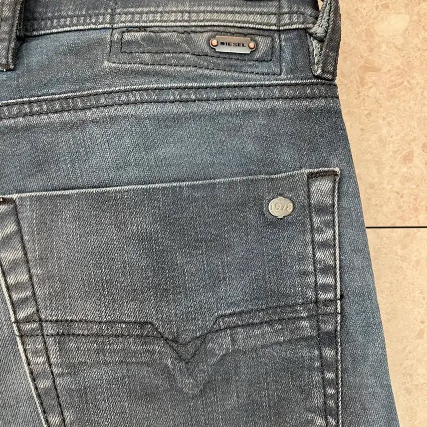 [BUNJANG] Diesel Tepphar Slim Carrot Fit Jeans / Diesel Tepphar 슬림 캐롯 청바지 W28 L32