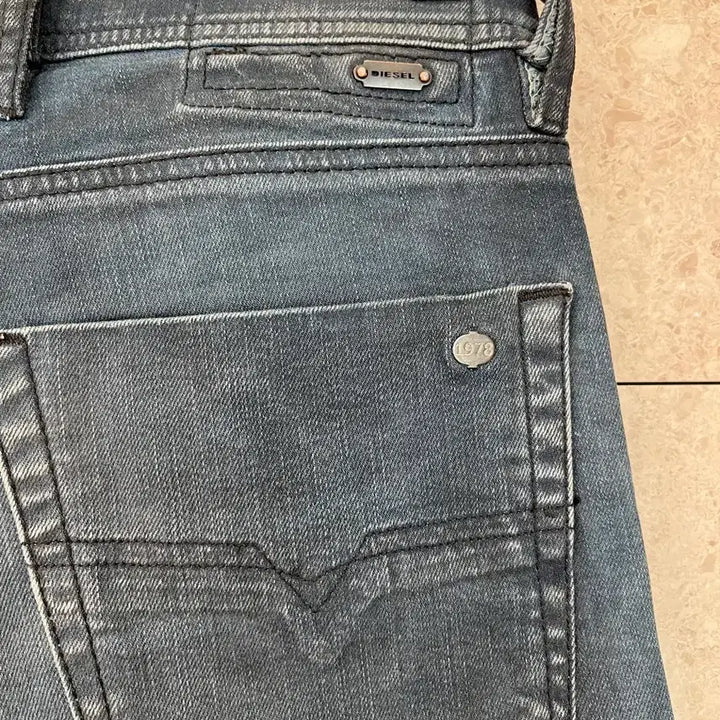 [BUNJANG] Diesel Tepphar Slim Carrot Fit Jeans / Diesel Tepphar 슬림 캐롯 청바지 W28 L32