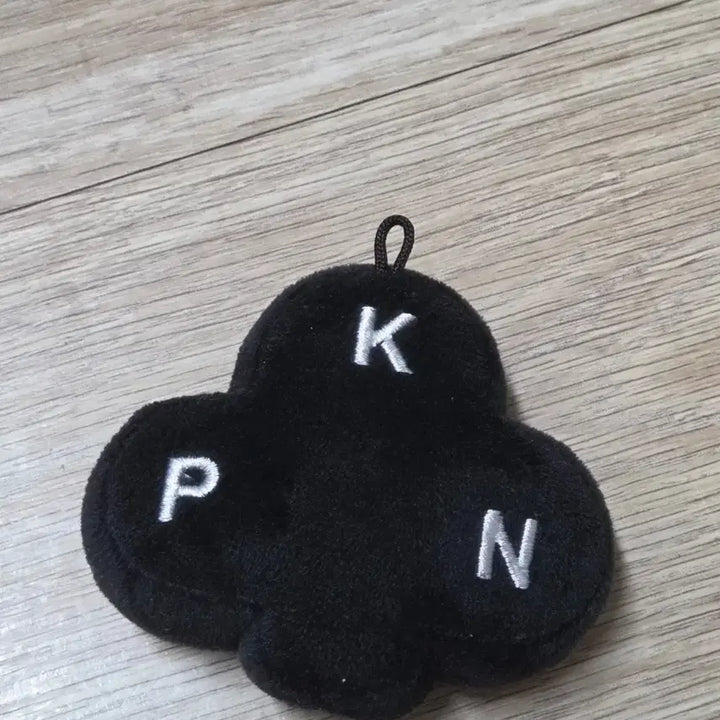 [BUNJANG] Nassi Band Logo Plush Keyring / 나씨밴 로고 인형 키링 굿즈
