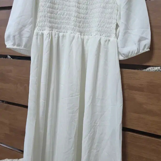 [BUNJANG] Imvely White Shirred Long Dress / 화이트 셔링 롱 원피스 임블리