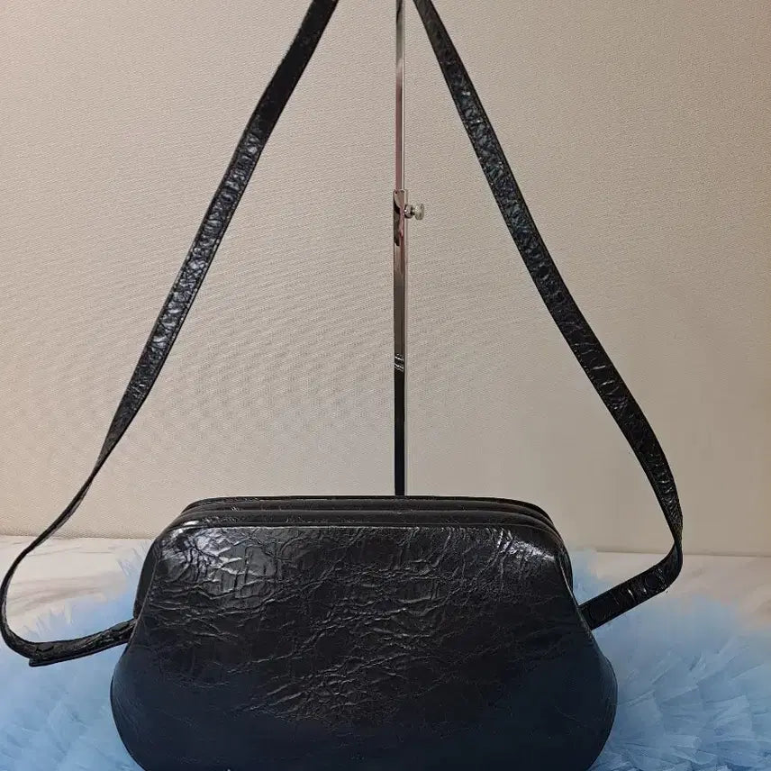 [BUNJANG] OSOI Dutch Brot Black Shoulder Bag / OSOI(오소이) 더치 브로트 블랙 숄더백