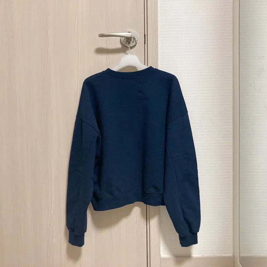 [BUNJANG] Maybeans Navy Crewneck Sweatshirt / 메이빈스 맨투맨
