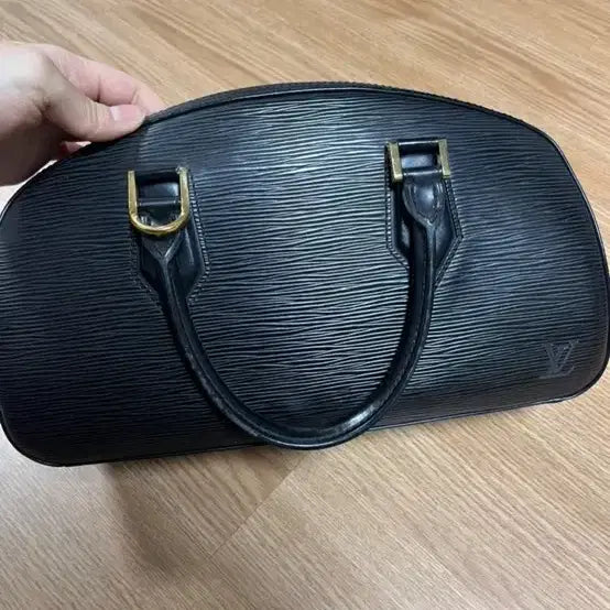 [BUNJANG] Louis Vuitton Epi Jasmine Black Handbag / 루이비통 에삐 자스민 블랙