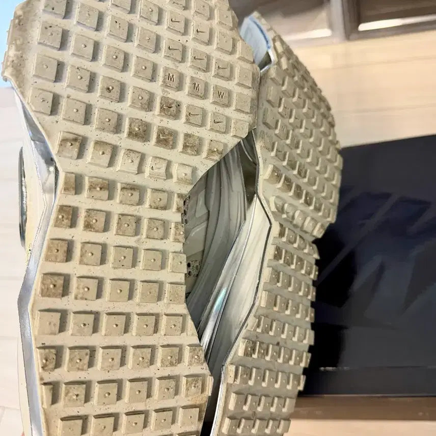 [BUNJANG] Nike Matthew MMW4 Stone Sneakers / 나이키 매튜 mmw4 스톤 270 새상품급 풀구성