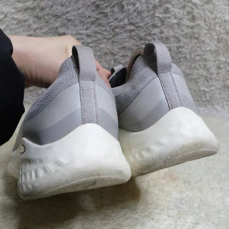 [BUNJANG] Skechers Ultra Go Sneakers / 후루룩구제 245 스케쳐스 울트라고 운동화 스니커즈 중고 신발