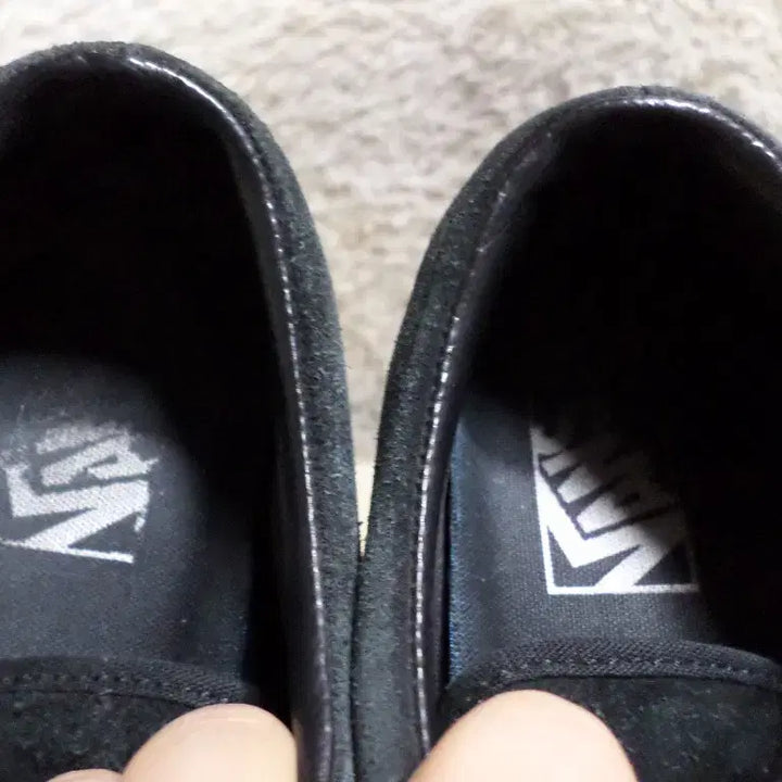 [BUNJANG] Vans Era Clipper Authentic Black Sneakers / 후루룩구제 225 반스 에라 클리퍼 어센틱 블랙 운동화 스니커즈 신발