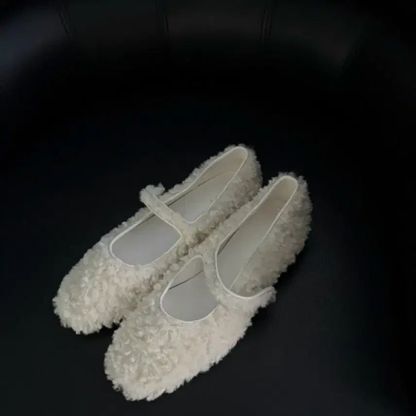 [BUNJANG] Yuseu Imported Fur Shoes / 유즈 수입 퍼 신발