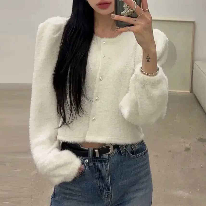 [BUNJANG] White Angora Pearl Button Cardigan / 화이트 앙고라 진주 버튼 가디건 프리사이즈