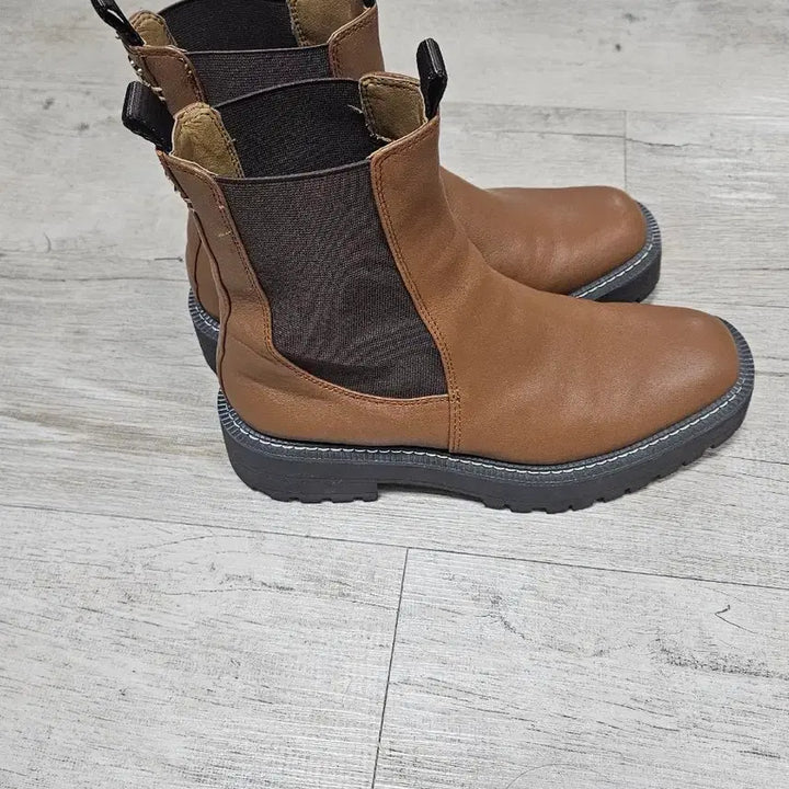 [SOLD OUT] 샘에델만 브라운 첼시 부츠