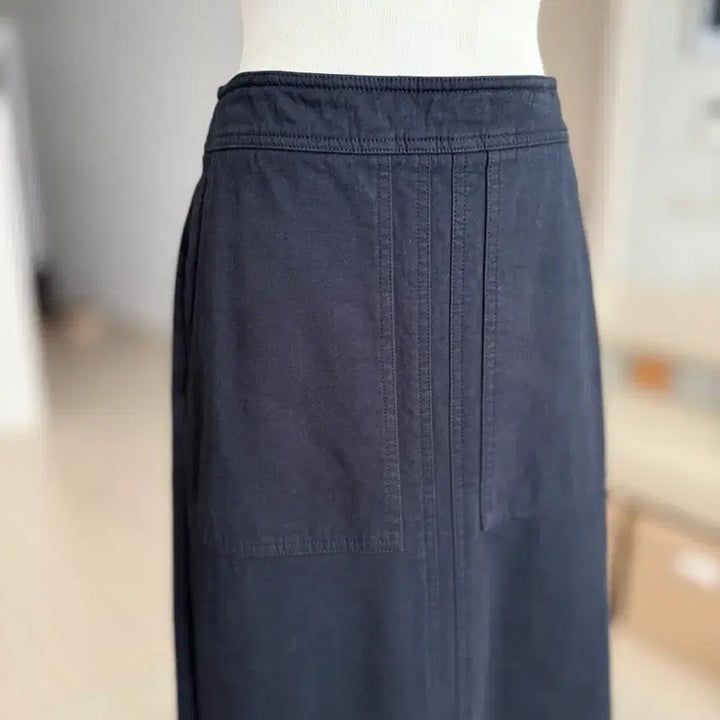 [BUNJANG] BCBG Navy Blue Long Skirt / BCBG 네이블루 스커트