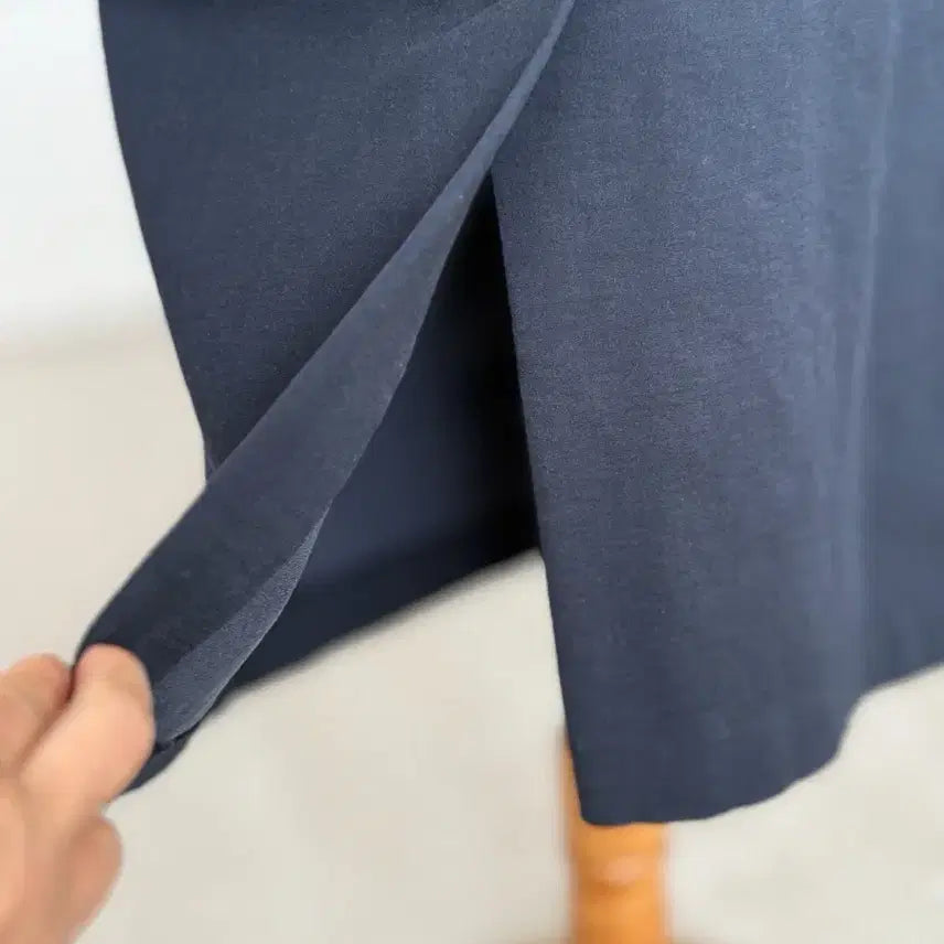 [BUNJANG] BCBG Navy Blue Long Skirt / BCBG 네이블루 스커트