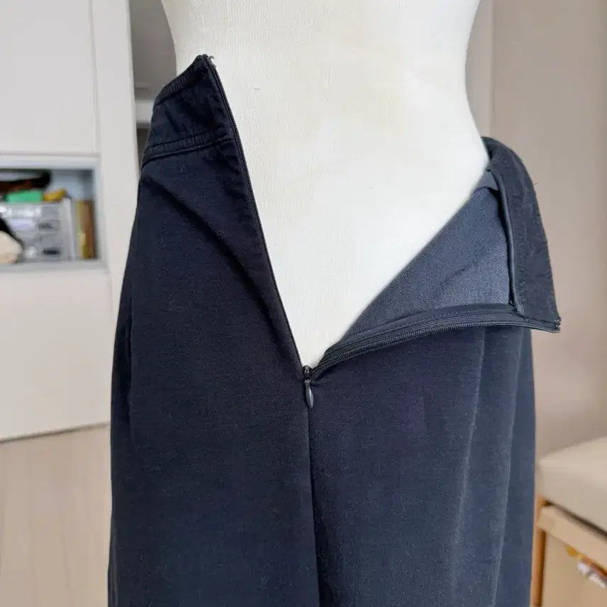 [BUNJANG] BCBG Navy Blue Long Skirt / BCBG 네이블루 스커트