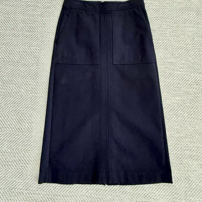 [BUNJANG] BCBG Navy Blue Long Skirt / BCBG 네이블루 스커트