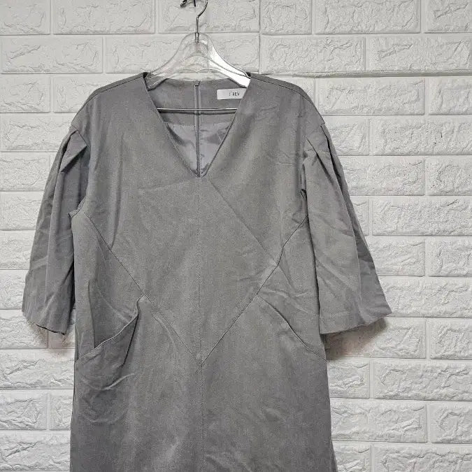 [BUNJANG] LREV V-Neck Semi-Short Sleeve Mini Dress / LREV V넥 반팔 원피스 그레이free