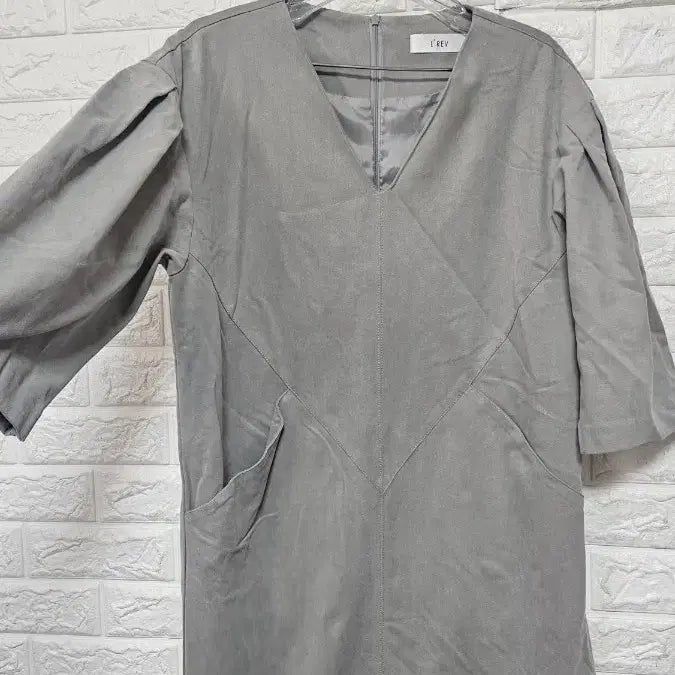 [BUNJANG] LREV V-Neck Semi-Short Sleeve Mini Dress / LREV V넥 반팔 원피스 그레이free