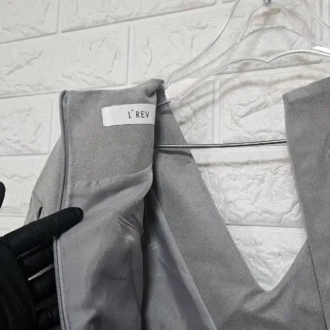[BUNJANG] LREV V-Neck Semi-Short Sleeve Mini Dress / LREV V넥 반팔 원피스 그레이free