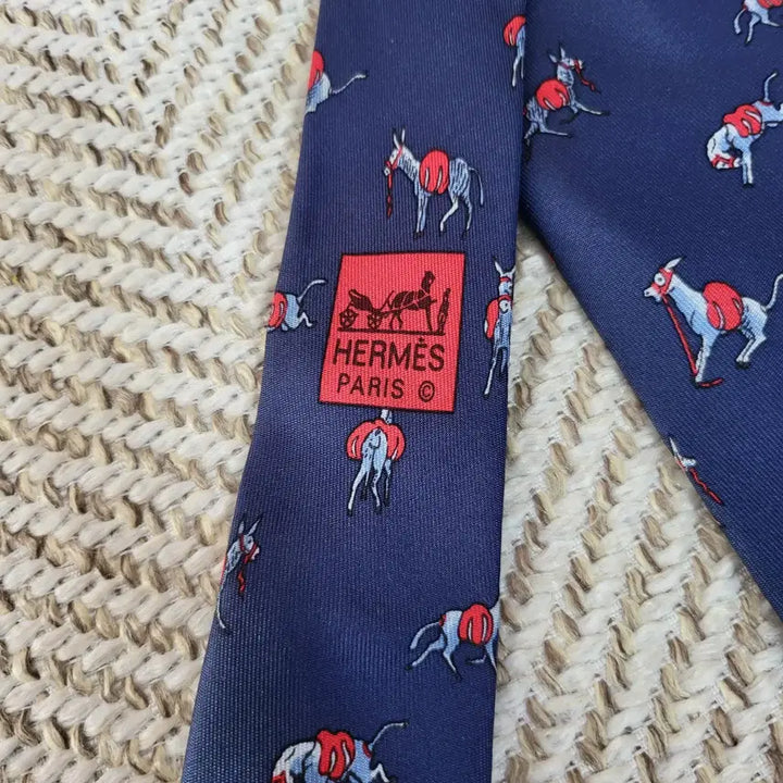 [BUNJANG] Hermes Navy Animal Pattern Silk Tie / 에르메스 네이비 컬러 동물 패턴 실크 넥타이