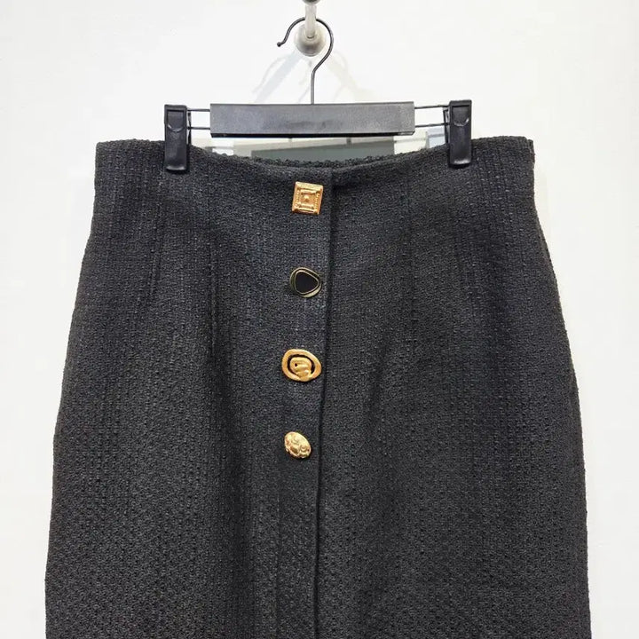 [BUNJANG] KARL LAGERFELD PARIS Black Tweed Button Midi Skirt / 칼라거펠트 파리스 블랙 트위드 버튼 미디 스커트