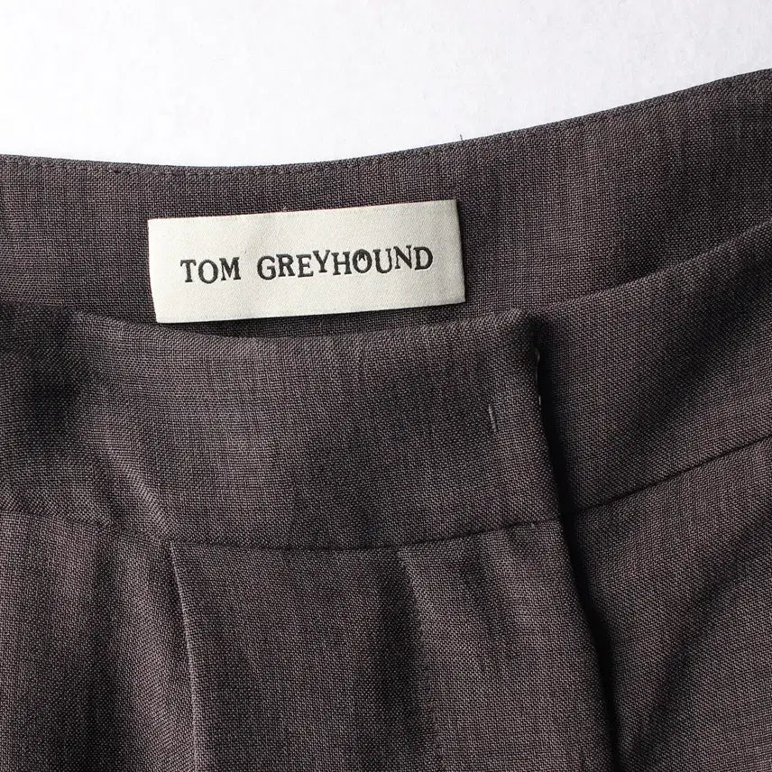 [BUNJANG] Thom Greyhound 23SS Two-Tuck Wide Slacks Pants / 톰그레이하운드 23SS 투턱 와이드 슬랙스 팬츠