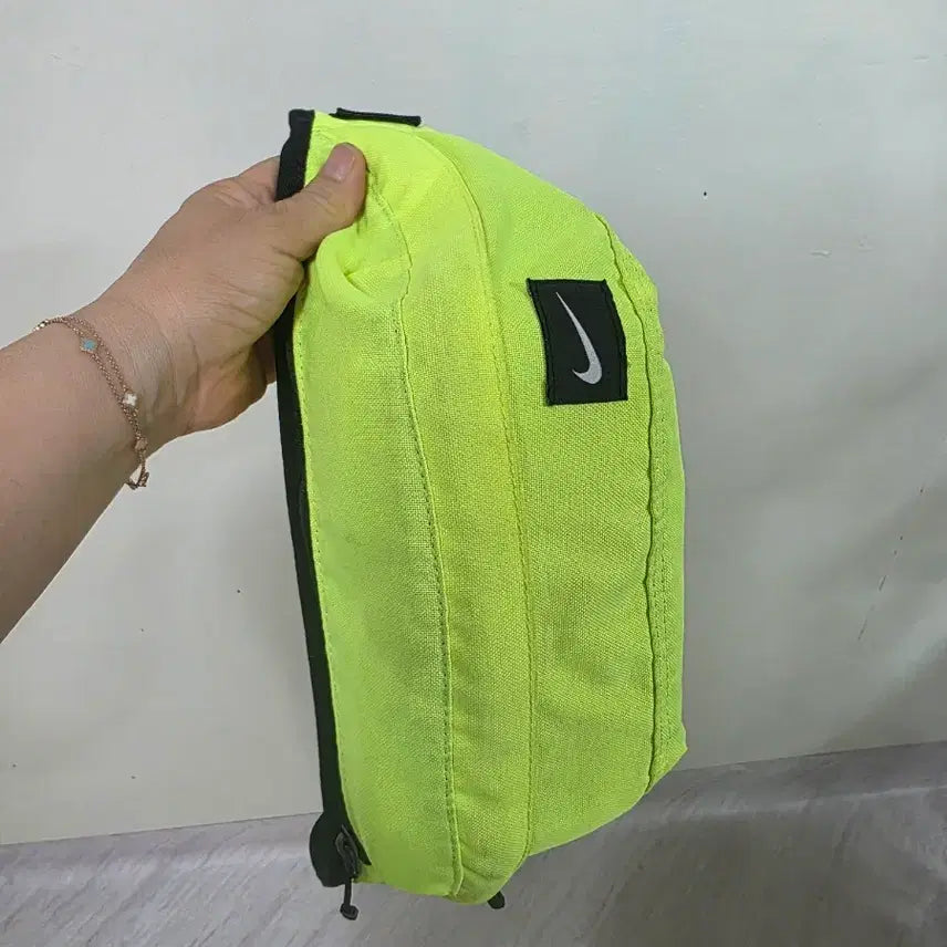 [BUNJANG] Nike Hip Sack Fluorescent Green Bag / 나이키 힙색 형광색 가방