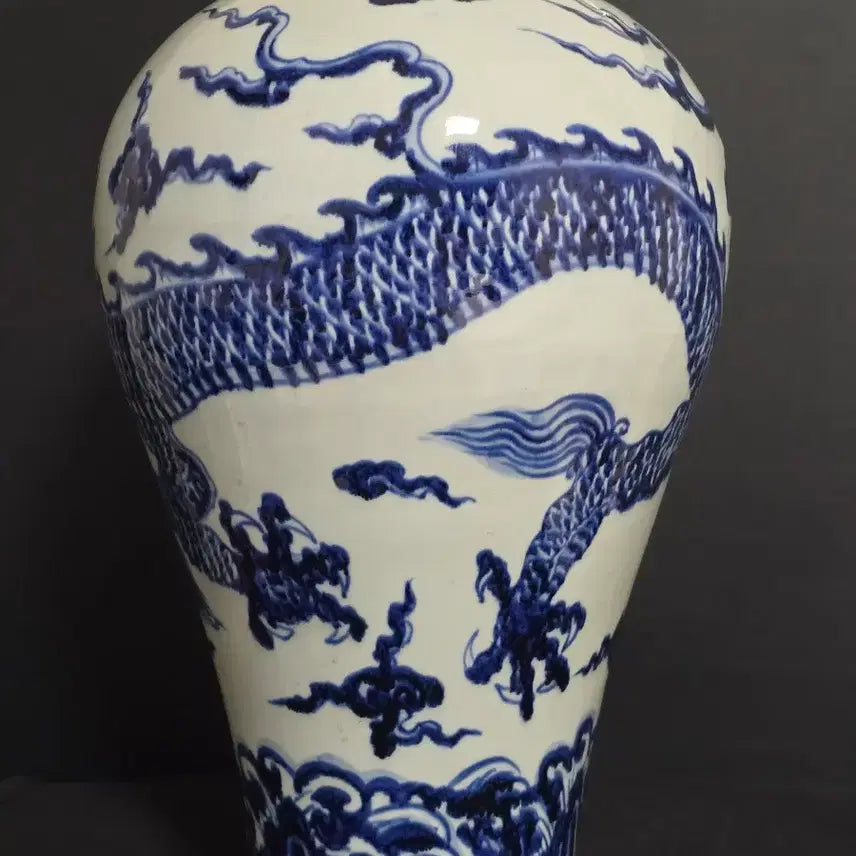 [BUNJANG] Celadon Porcelain Cloud and Dragon Meiping Vase / 선덕청화운용문매병