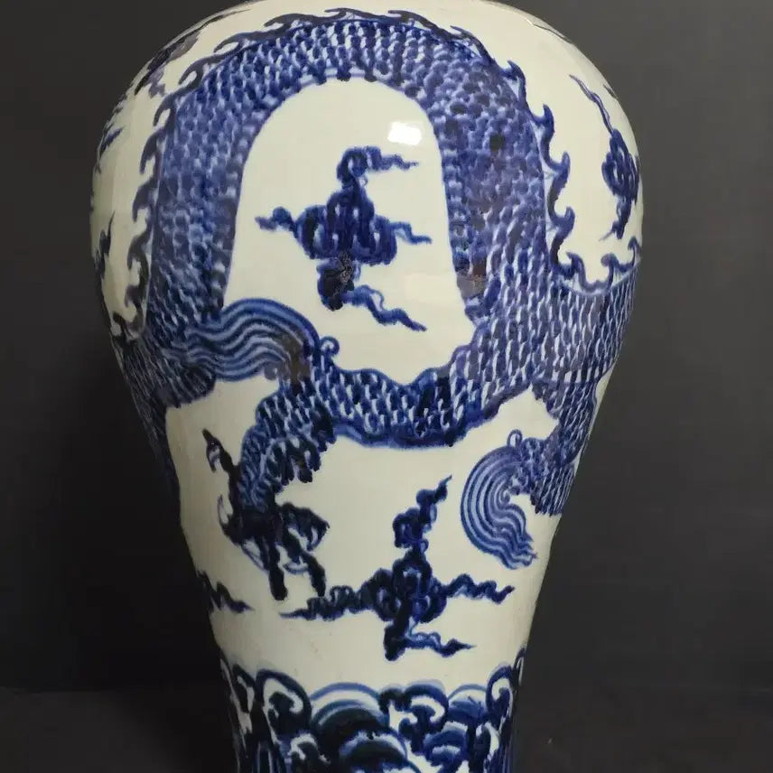[BUNJANG] Celadon Porcelain Cloud and Dragon Meiping Vase / 선덕청화운용문매병