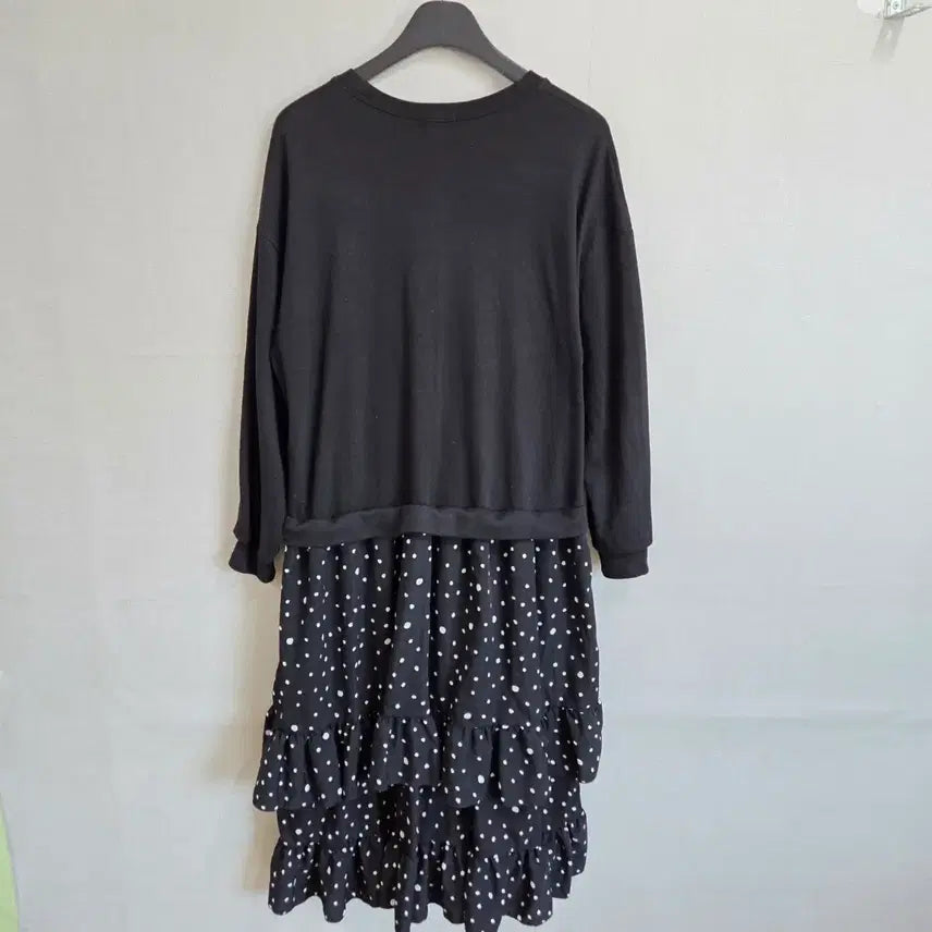 [SOLD OUT] 여성 블랙 도트 캉캉 롱 맨투맨 원피스 F JJ411