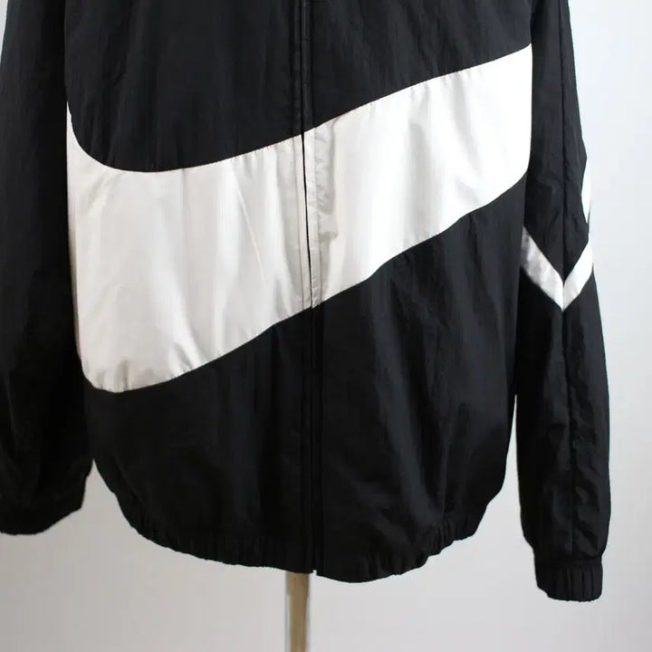 [BUNJANG] Nike Windbreaker Jacket Size 100 / 나이키 바람막이 점퍼 사이즈 100
