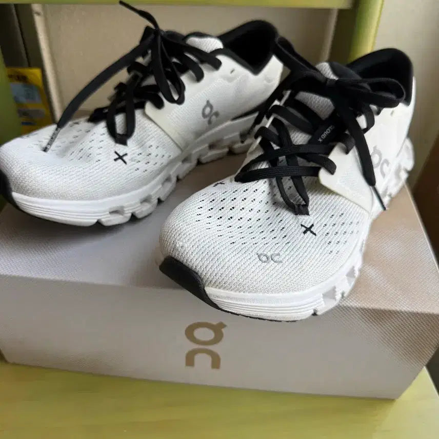 [BUNJANG] OnLearning Cloud x 4 Sneakers / 온러닝 클라우드 x 4 아이보리 블랙