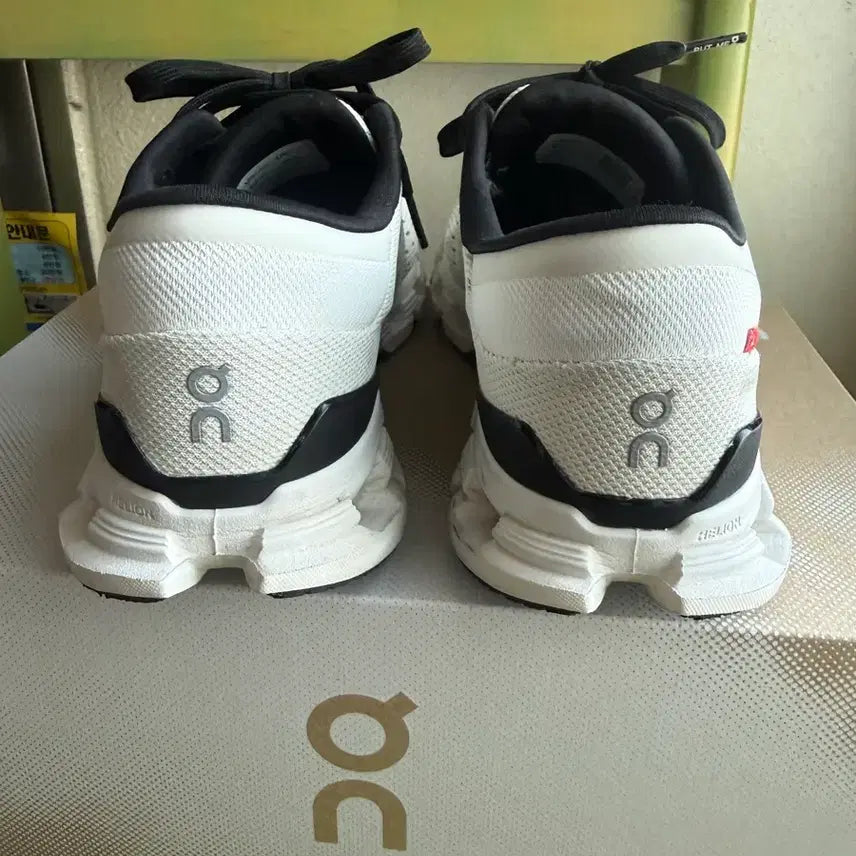 [BUNJANG] OnLearning Cloud x 4 Sneakers / 온러닝 클라우드 x 4 아이보리 블랙