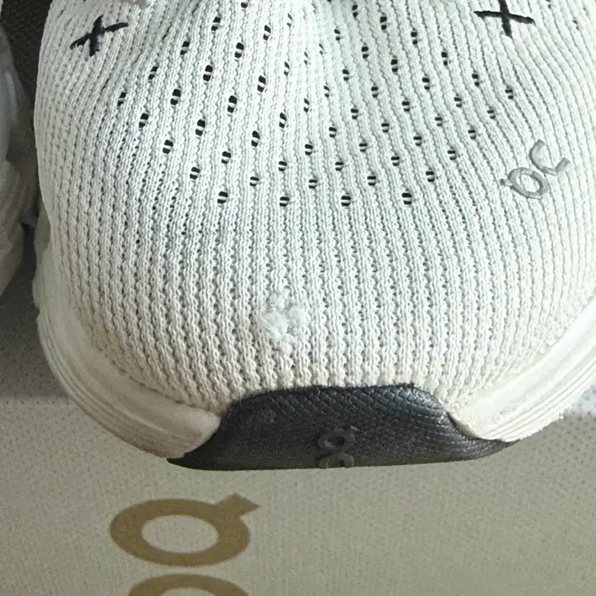 [BUNJANG] OnLearning Cloud x 4 Sneakers / 온러닝 클라우드 x 4 아이보리 블랙